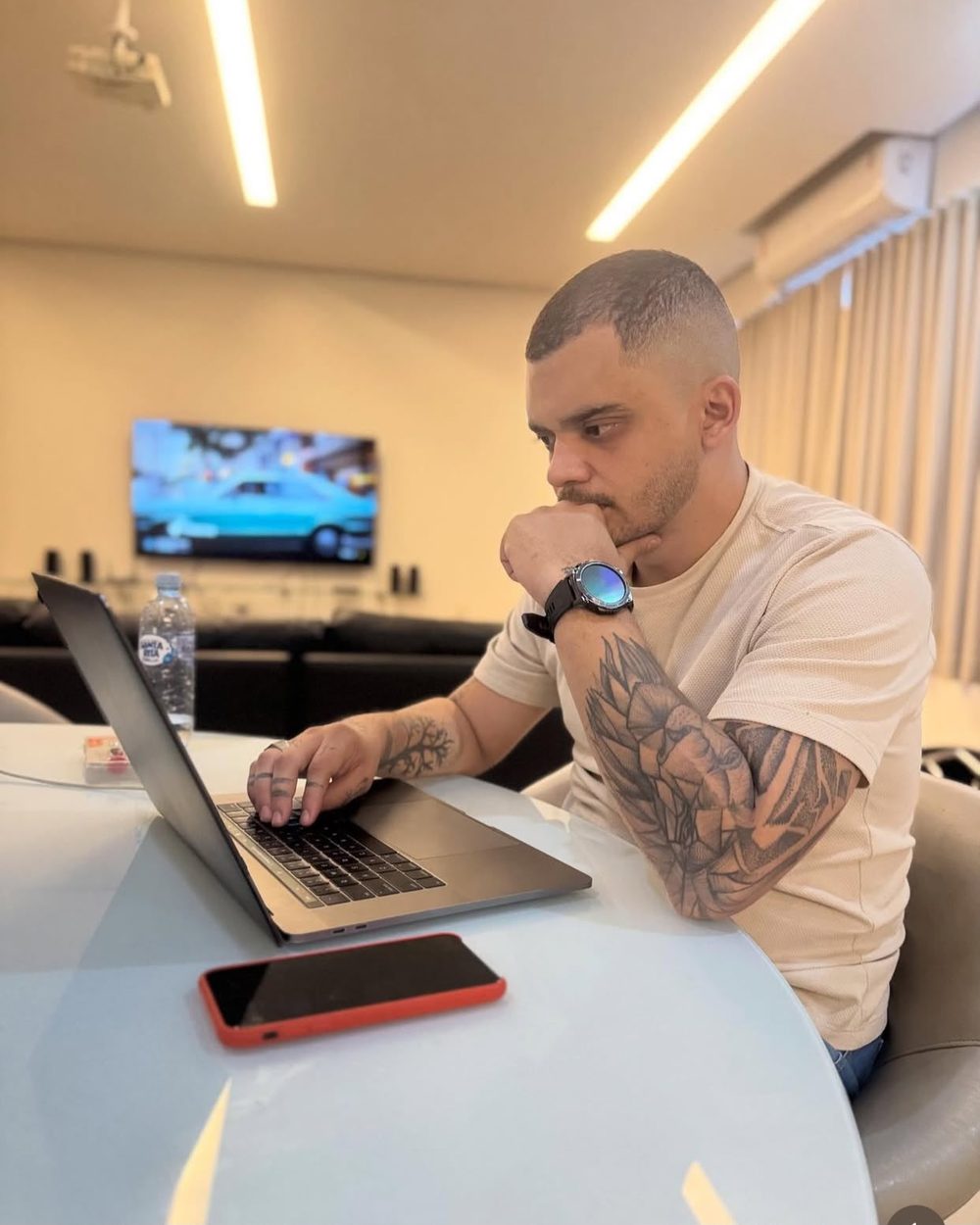 Brayan, videomaker no Rio de Janeiro
